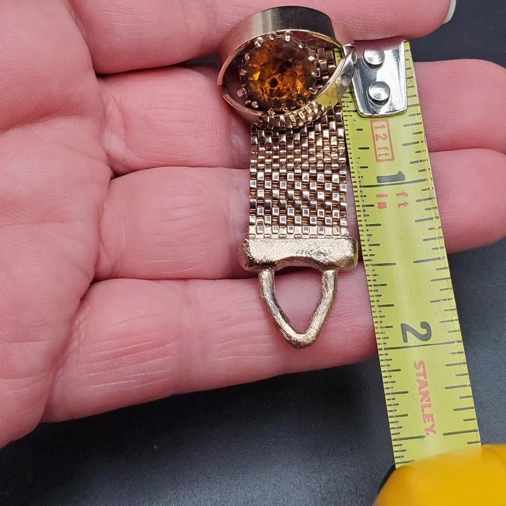 Vintage Eye Shaped Cuff Links With Glass Stone Center & Mesh. Goldtoned